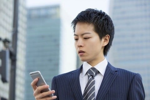 若い人材はスマートフォンを活用しているので、スマホ対応していないホームページは敬遠されてしまう